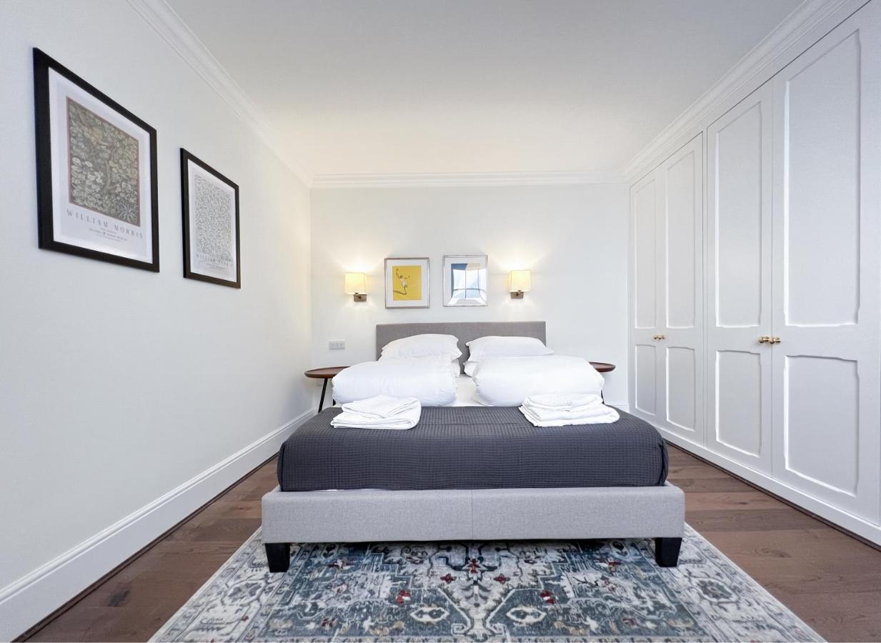 Museum St Central Soho Townhouse Лондон Екстериор снимка